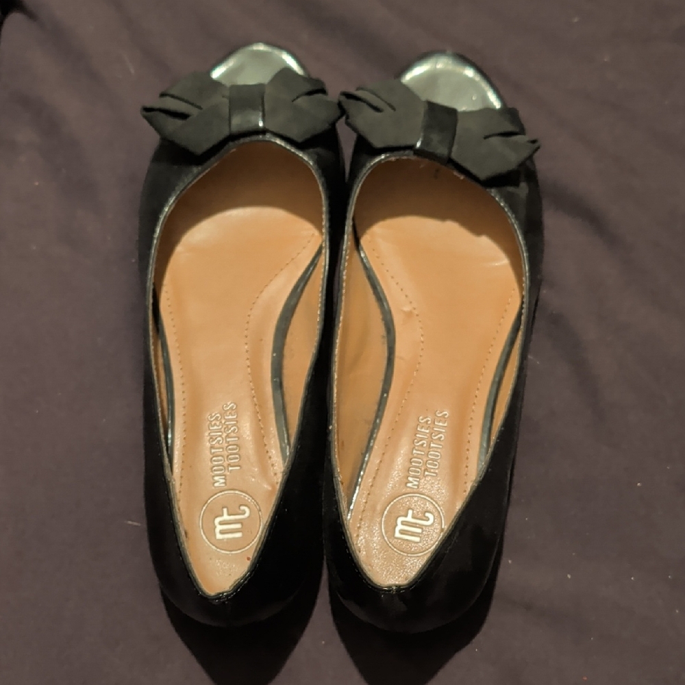 Mootsies Tootsies Black Flats with Bow Accent